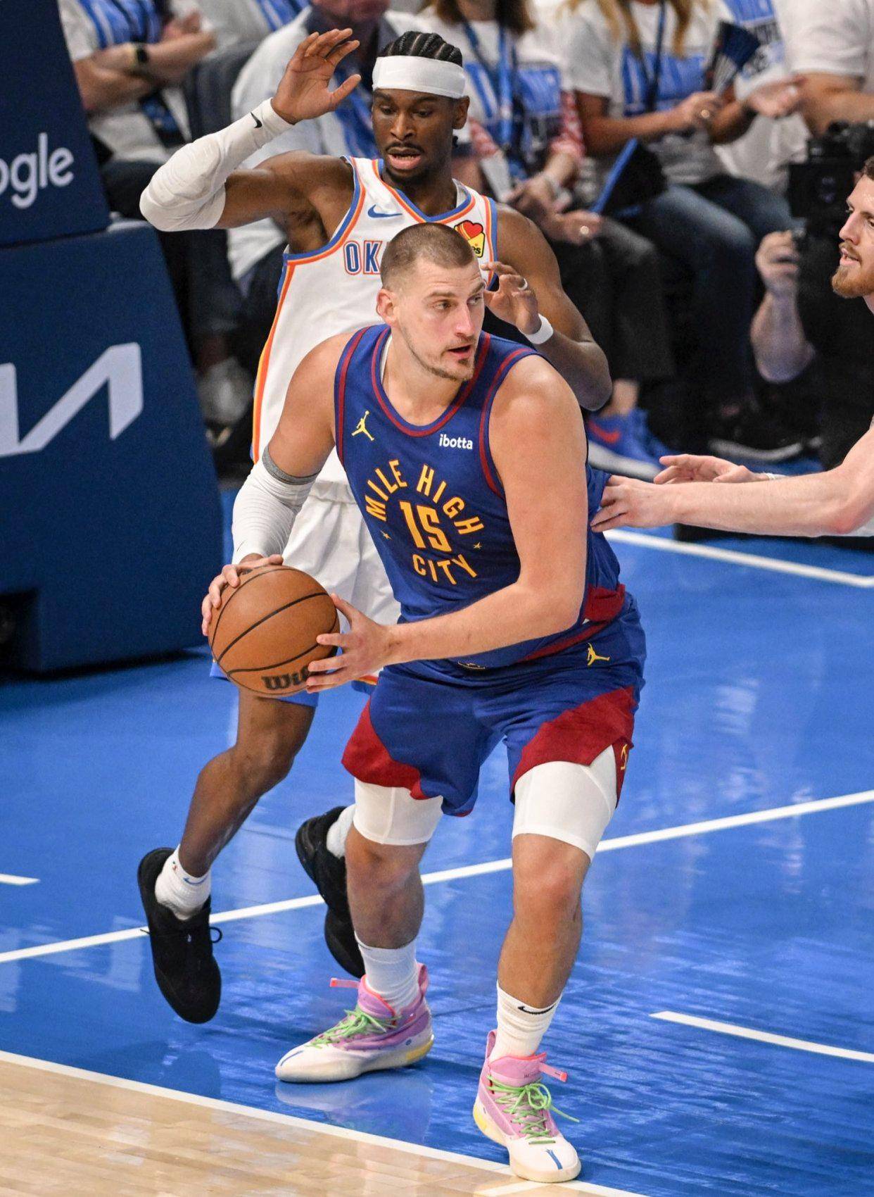 的锋线球员 的锋线球员